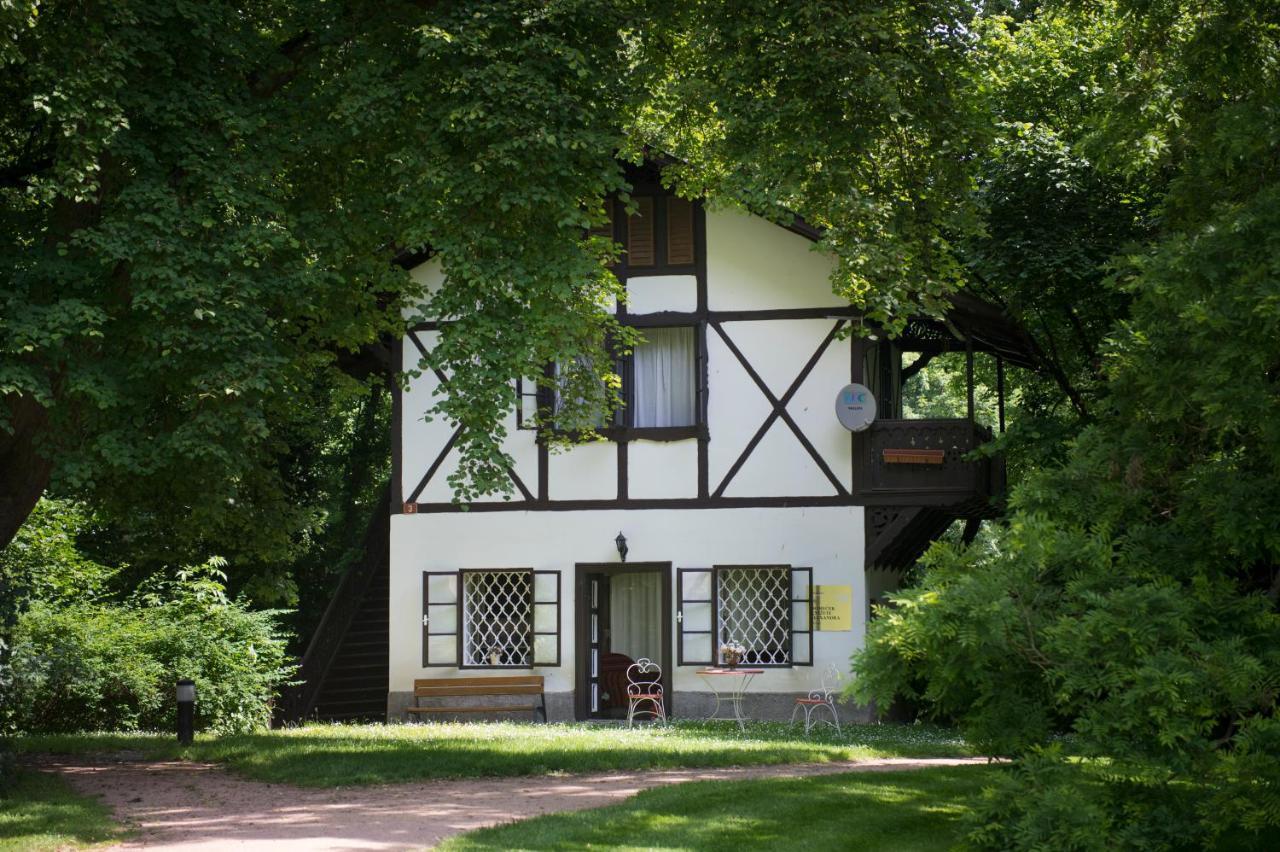 Chateau Loucen Garden Retreat 외부 사진