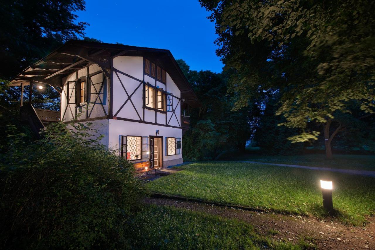 Chateau Loucen Garden Retreat 외부 사진