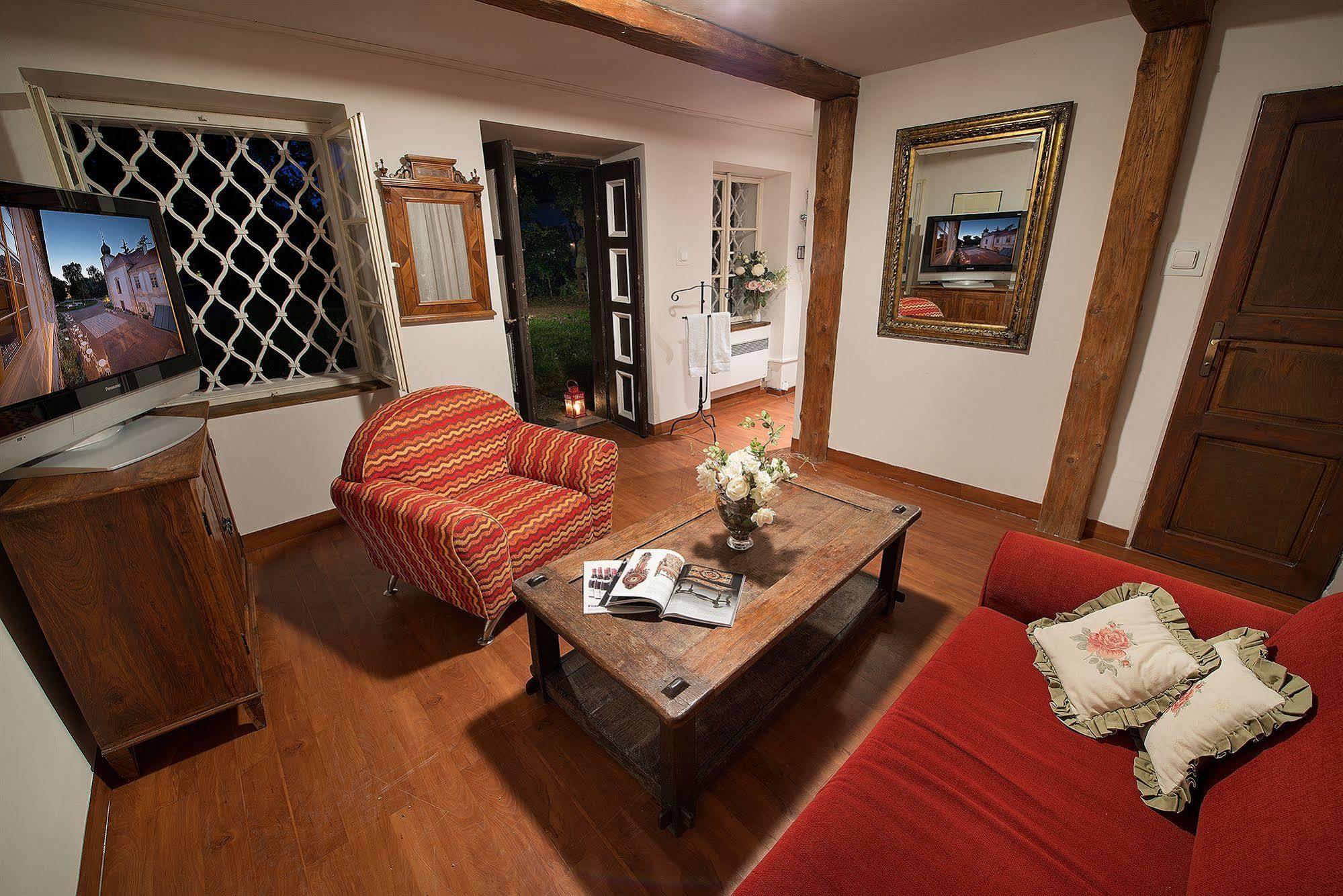 Chateau Loucen Garden Retreat 외부 사진