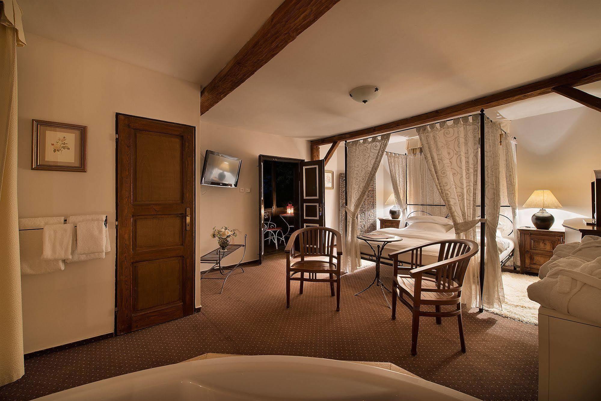 Chateau Loucen Garden Retreat 외부 사진